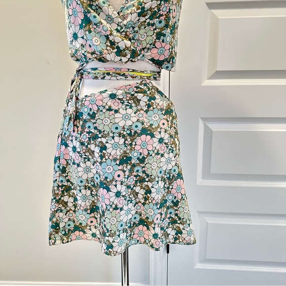 Cotton Candy Floral Skirt & Top Set Size M & L - Picture 3 of 12